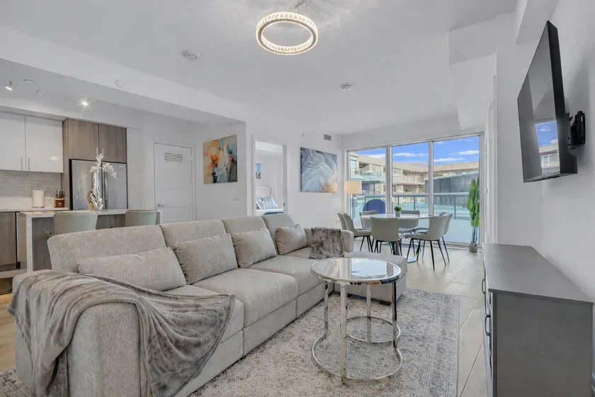 Executive 3BR Luxe Condo Suite @ Friday Harbour - Image 1
