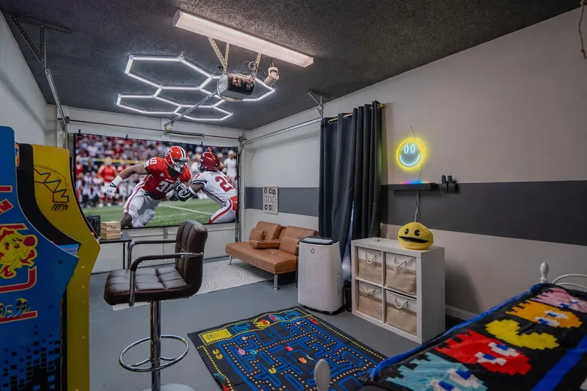 Movie Theater, Arcade, Fire Pit, Cabana, FreedomPk - Image 1