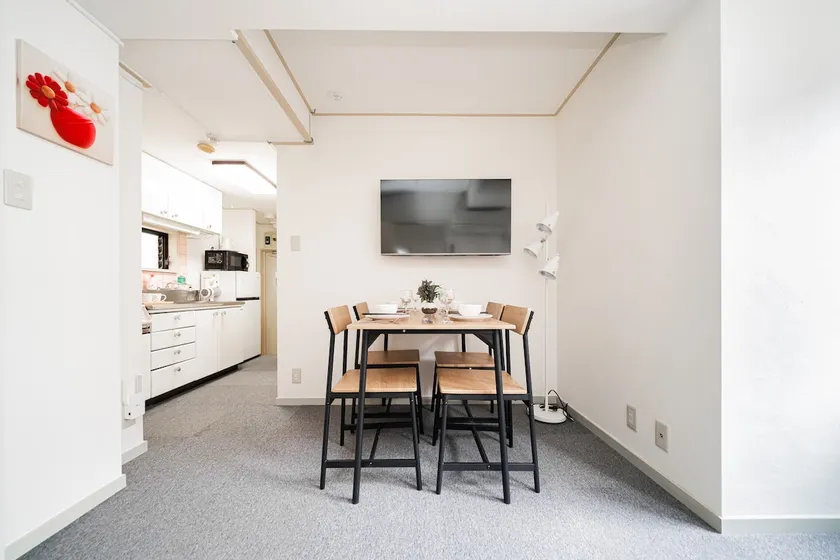 Creamy Style丨5ppl Elevator Apt丨5 min walk to sta. - Image 1
