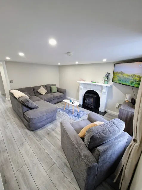 Town Cottage - Image 1