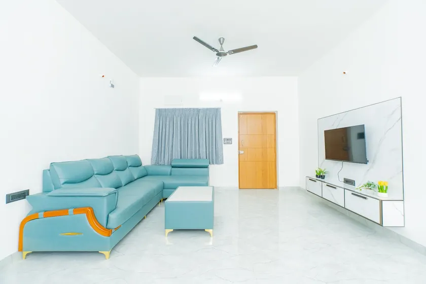 2bhk appartment, madhapur service apartments. - Image 1