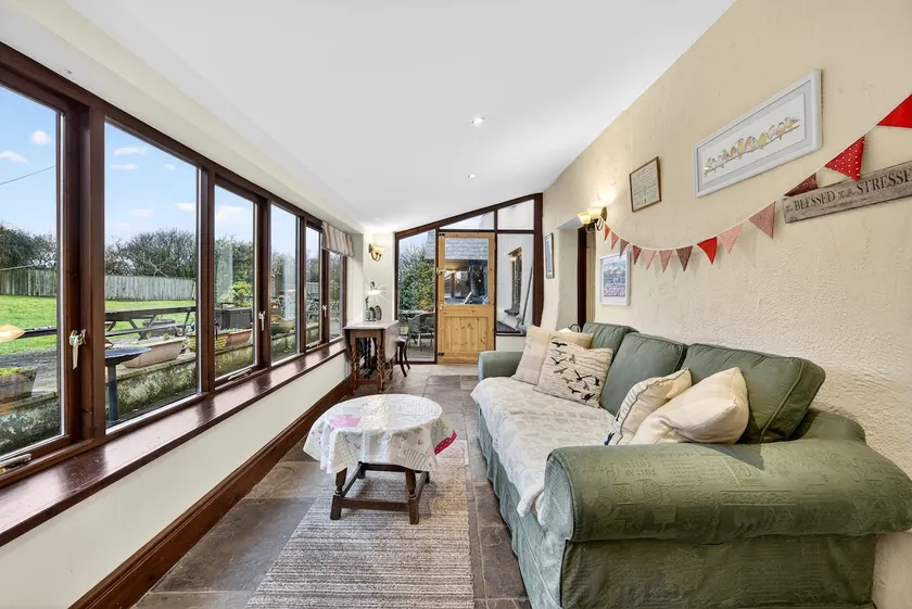 Historic 2-Bed Cardiff Home in a 17th-Century Farmhouse - Image 1