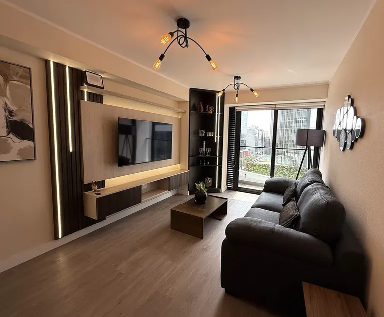 Gym Pool Jacuzzi 1 Bedroom Apartment Aparts4Days - Image 1