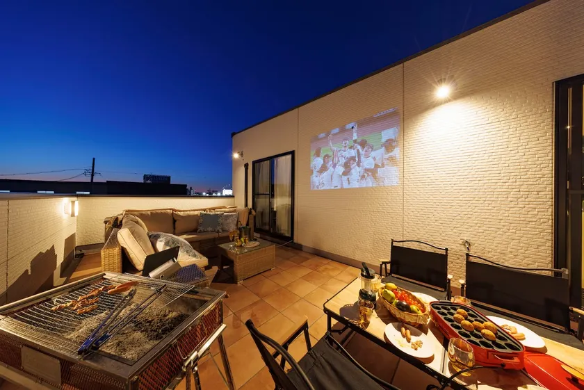 4-minute walk from the station | Simmons bed | Terrace BBQ & movies | Up to 9 people | Parking for 4 cars [Antiques Nagoya Nishi Shibashima] - Image 1