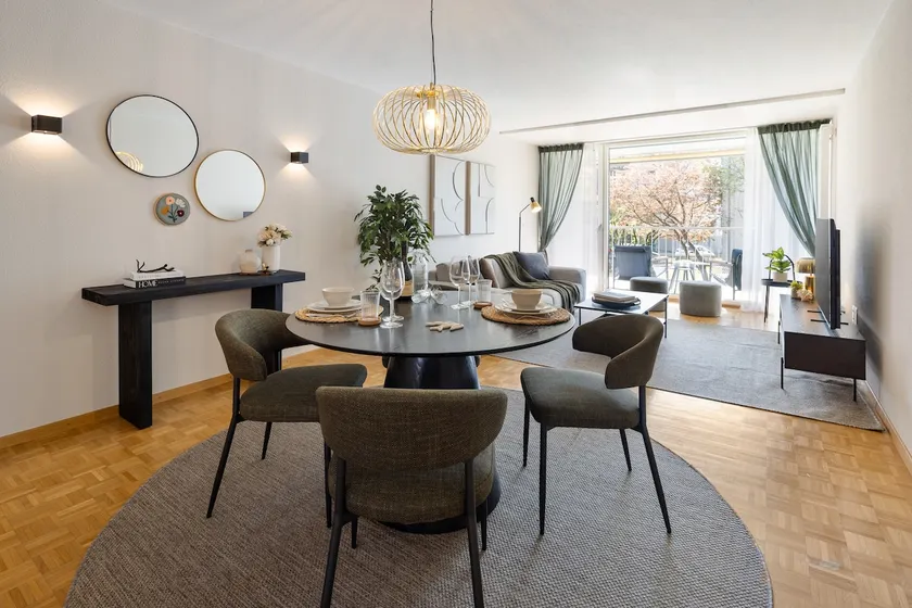 Feel at home, office, parking. - Image 1