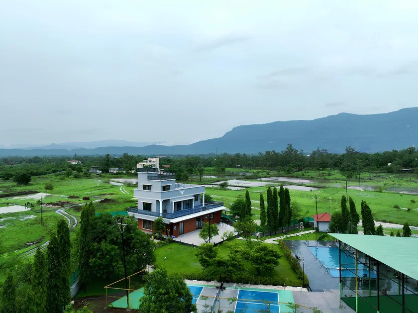 The Royale Mansion 5bhk Villa - Turf & Pickleball - Image 1