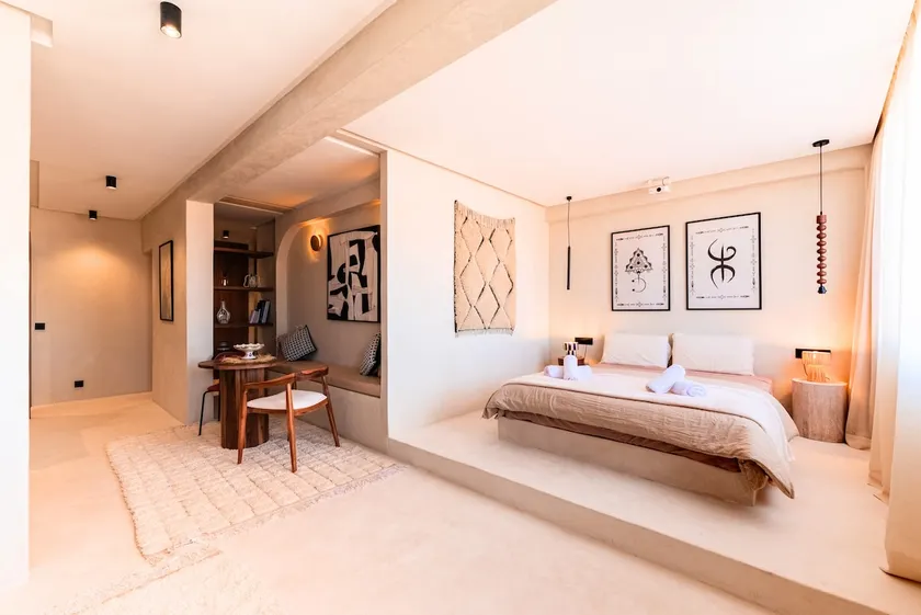 Suite Afra - Cinéma privé & Central - Image 1