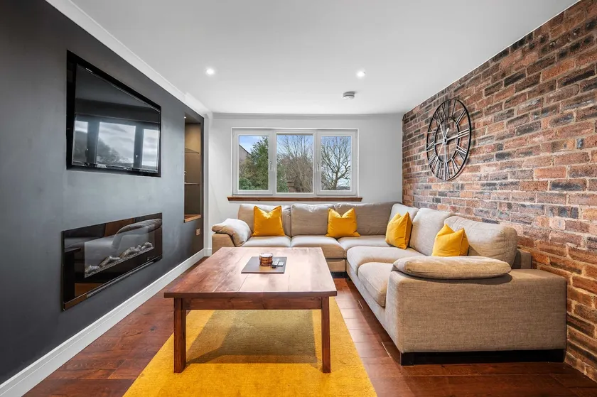 2BR Oban Retreat with Free Parking - Image 1