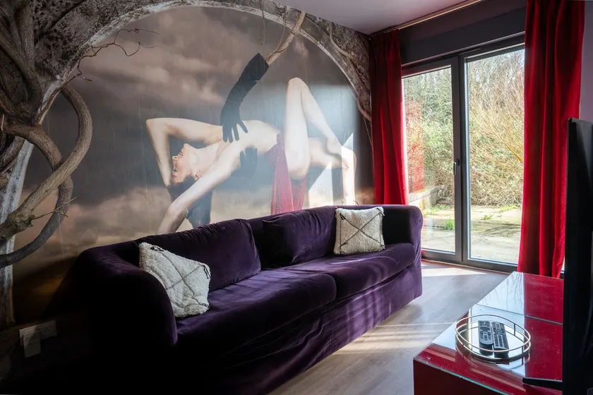 L'Avant-Première Chic 40m2 with Parking - Image 1