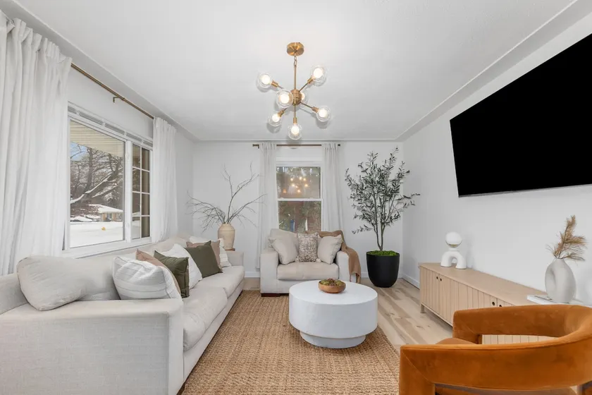 Sleeps 6 - 3BR House – 8 Min GRR, 10 Min Downtown - Image 1