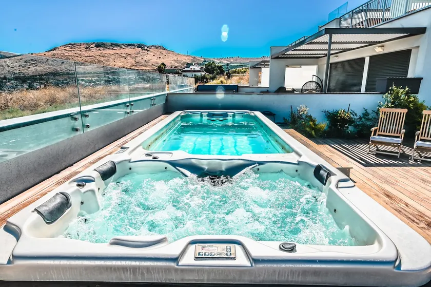 Blue Magdala 3 - Suite with private stream pool and Jacuzzi - Image 1