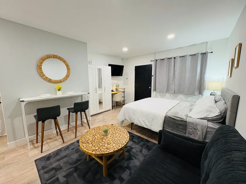 The Lakewood Cozy Nook - Image 1