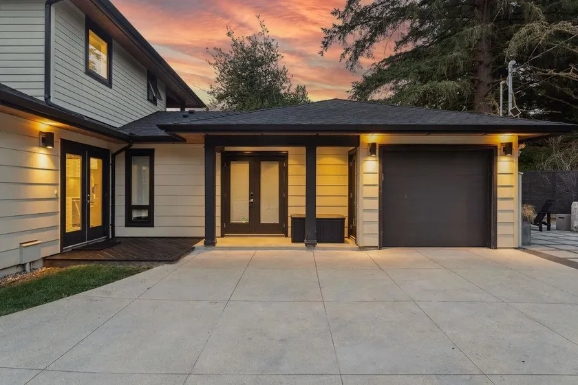 Entire Cozy Hideaway: Easy Nature Access + Parking - Image 1