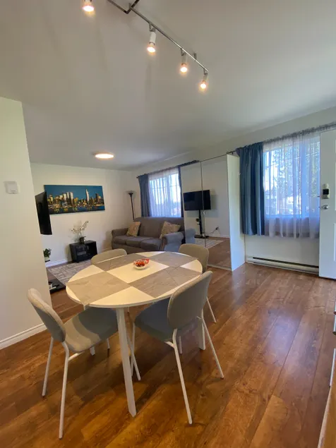 Modern North Van Suite w/ Free Parking & Transit - Image 1