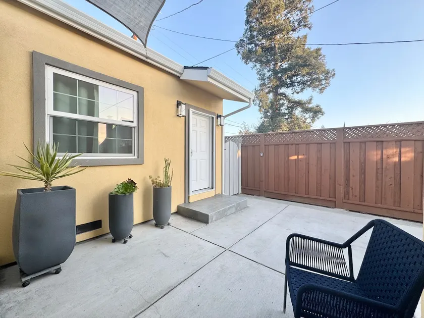 Prime Location 1BR Near Santana Row & SJC - Image 1