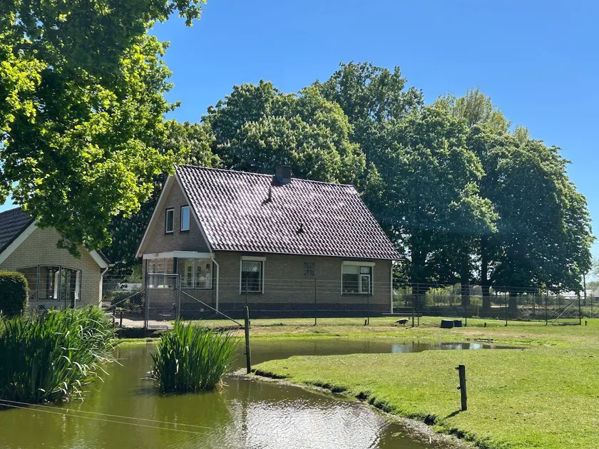 Nice house overlooking the countryside. - Image 1