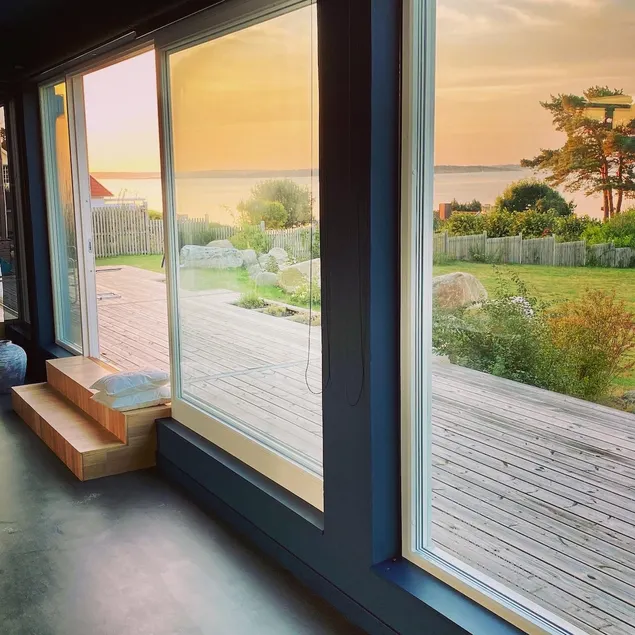 Luxury seaside house with pool and swimming dock - Image 1