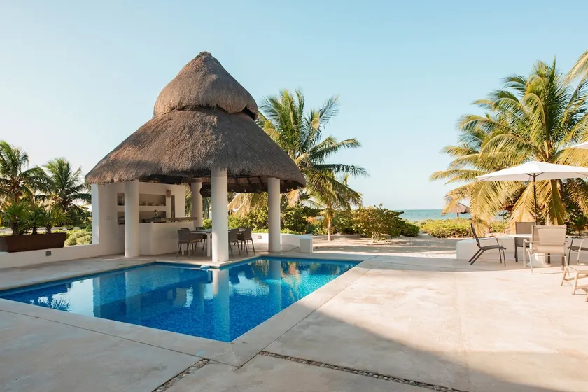 4 BR Beach House, Uaymitun. - Image 1