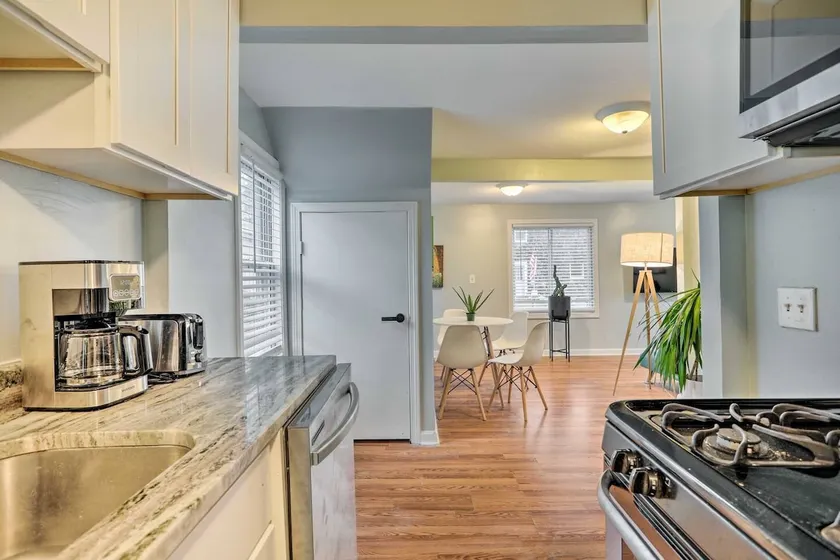 Beautiful Warwick Home | Private&Perfectly Located - Image 1
