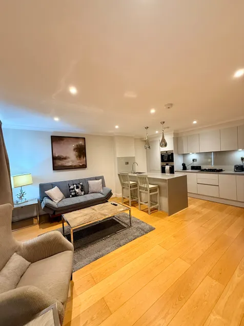 Wonderful Retreat in Lively Locale - Sleeps 3 - Image 1