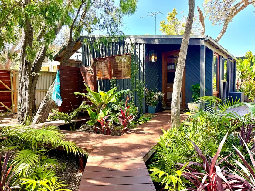 Bungalow Oasis- metres from the beach - Image 1