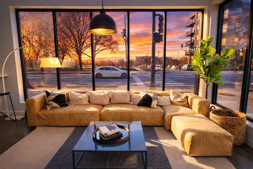 Large 4BR/3BA Unit Near Field Museum & McCormick - Image 1
