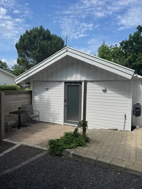 Cabin near the sea - Image 1