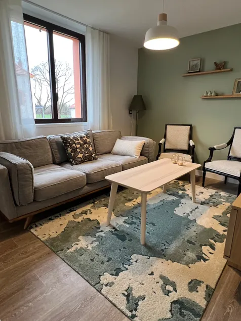Fully renovated charming house, sleeps 8 - Image 1