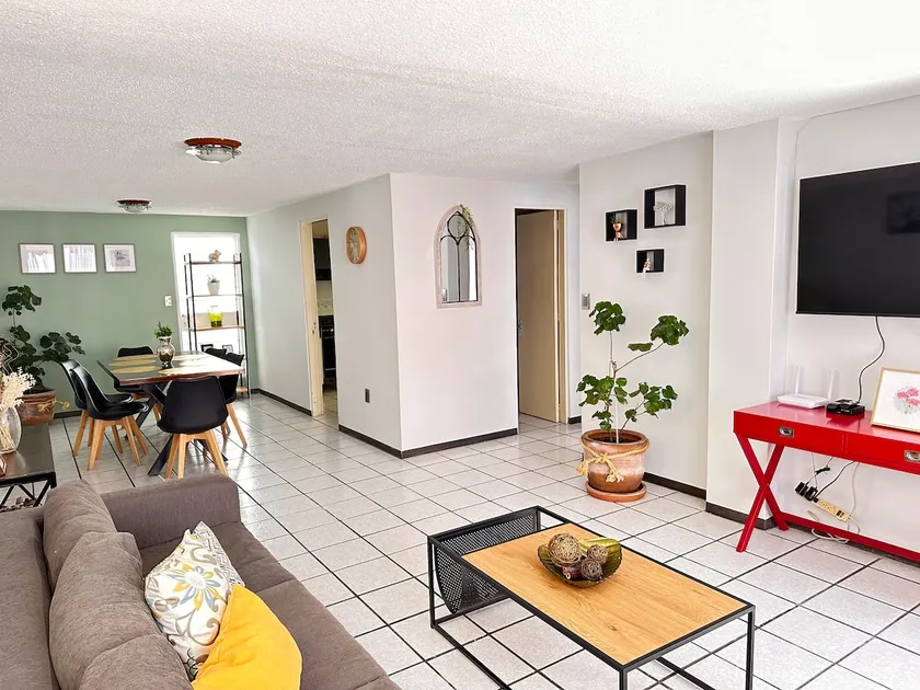 Spacious and elegant Metepec house - Image 1