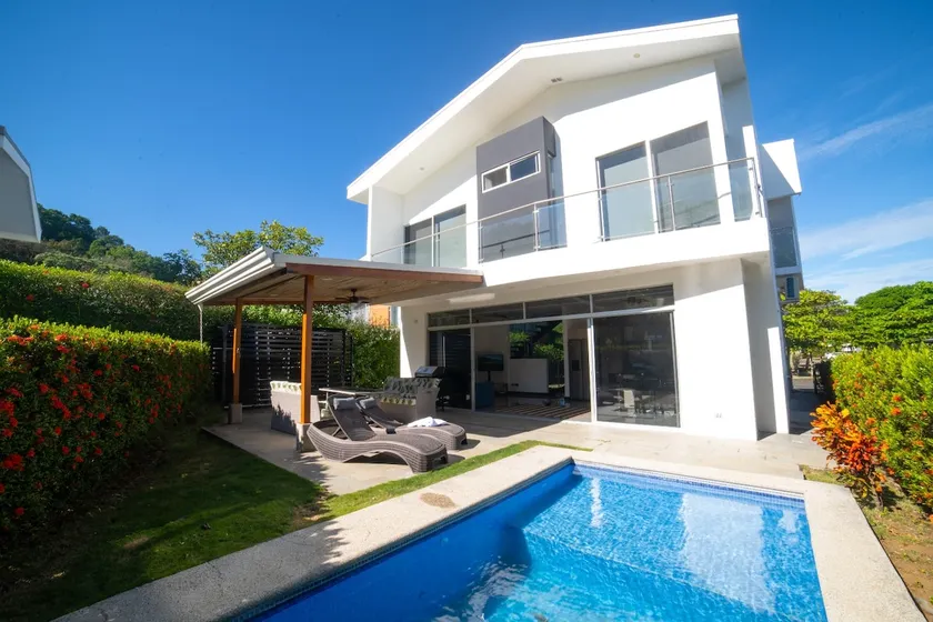 Exclusive house with pool, near Playa Blanca - Image 1