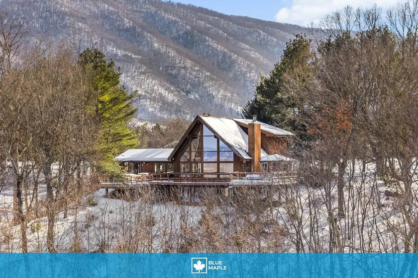 Amazing Views Hot Tub Deck FirePit & Game Room - Image 1