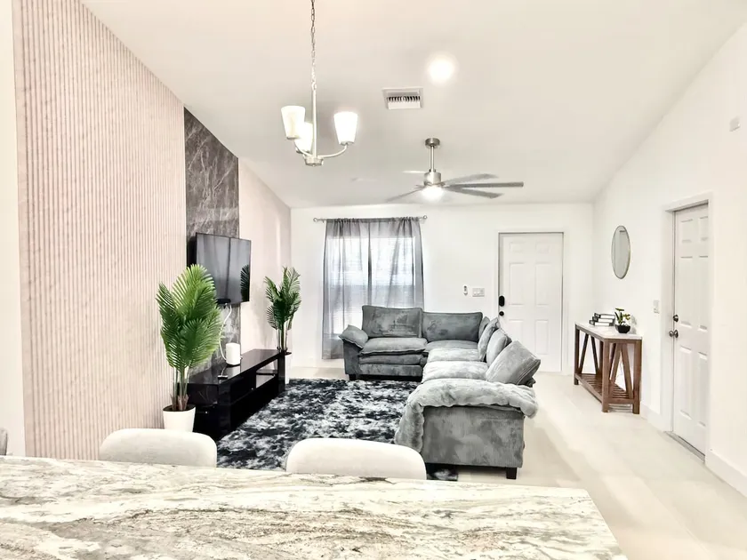 New Elegant Home - Image 1