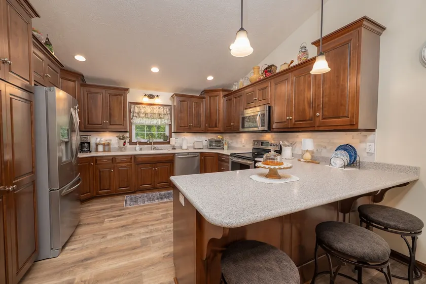 Spacious Gathering Place On Old 39 - Image 1