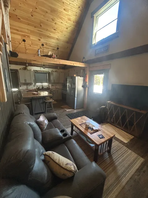 Northern Crystal Cabin Retreat - Image 1