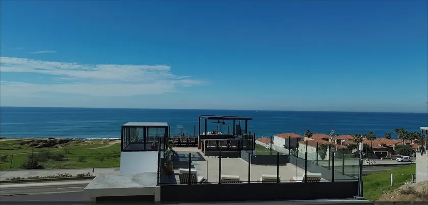 Beautiful Modern Home With Extraordinary ocean Views, 3 Minutes from Fine Dining - Image 1