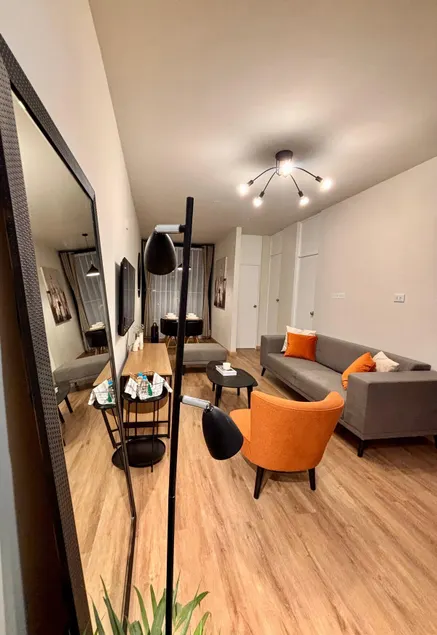 Aurora Apart: Modern apartment in a gated condominium - Image 1