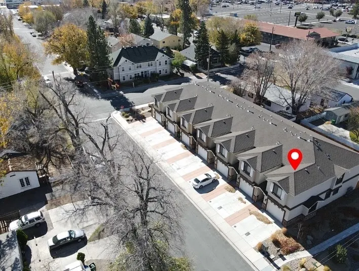 Spacious 3BR Townhome Near Downtown & Tahoe - Image 1