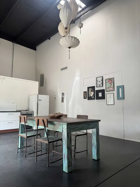 Large Studio Unit in Byron Bay - Image 1