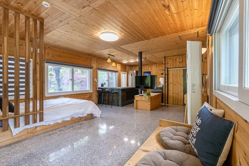 Couple's Room in the Heart of Nature, a Private Home in Yeongwol (Cheongnyeongpo/Jangneung/Cheonmun Observatory/Mulmung/Bulmung/Byeolmung/) - Image 1