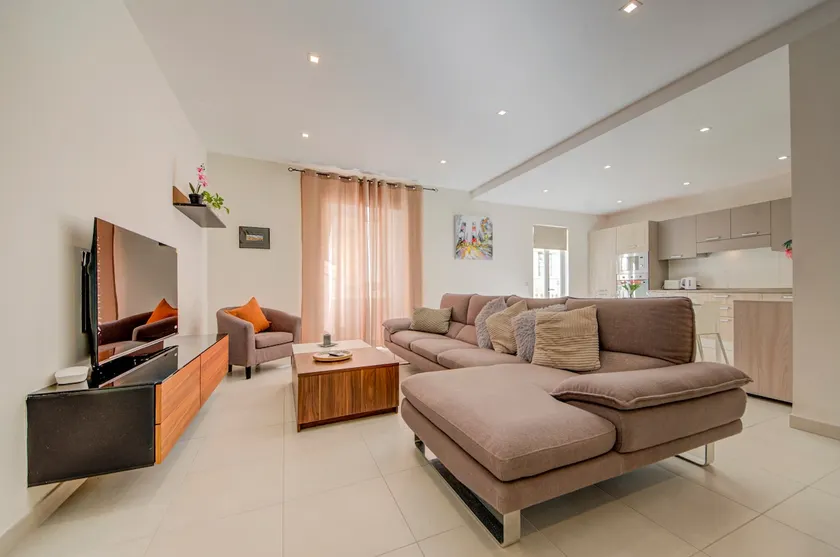 Beautiful 3BR Gem in the Heart of St Julians - Image 1
