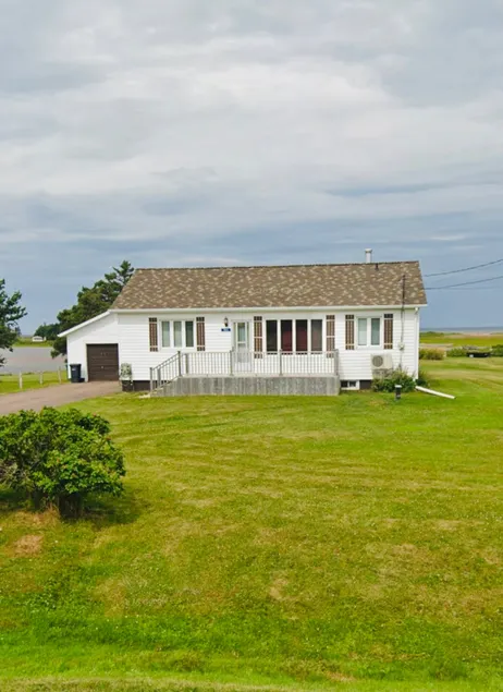 The Horizon House: Waterfront 2BR Bungalow - Image 1