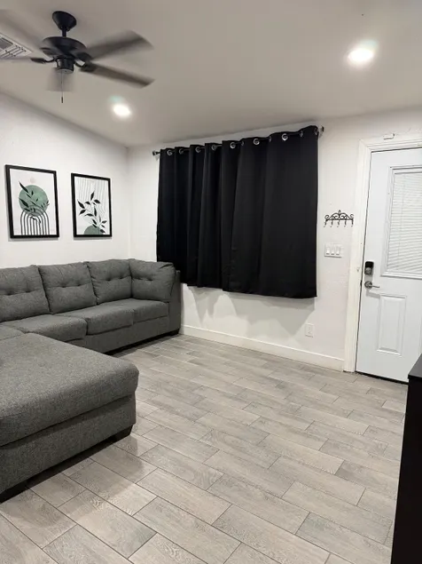 3 Bedroom/1Bathroom Duplex - Image 1