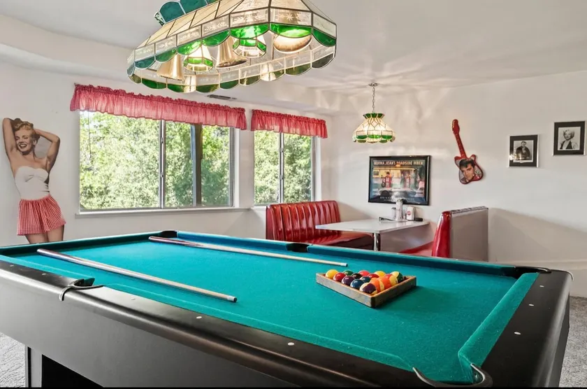 Deer Heights Lodge~ Gameroom ~EV~Lake Access~ - Image 1