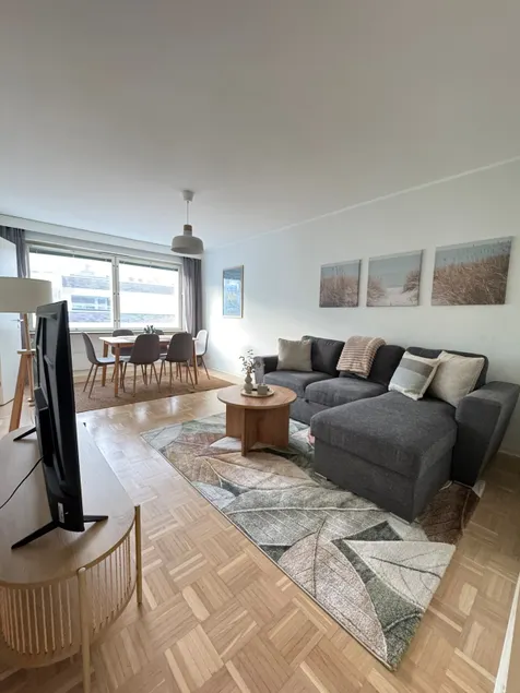 Spacious 75m² | Balcony | Washer | Parking | 2 BR - Image 1