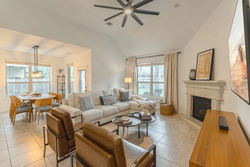Spacious Family Retreat +Fire Pit +New Decor +BBQ - Image 1