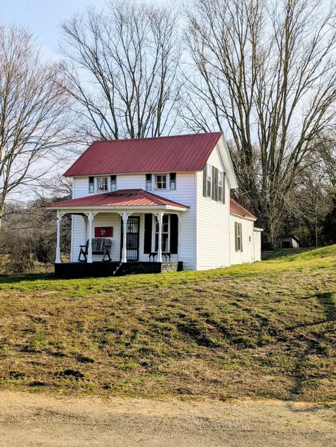 Rustic, Country Farmhouse - Image 1