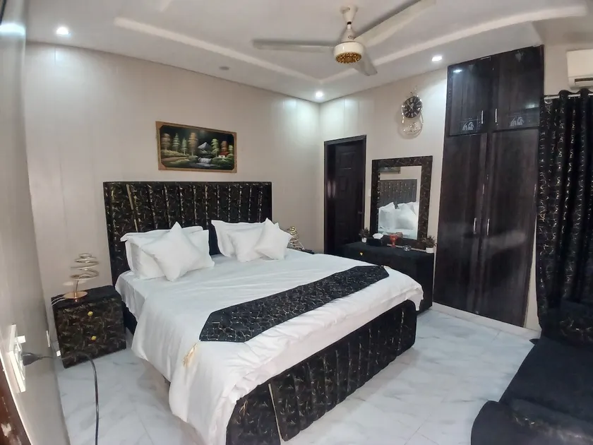 Vision Rooms & Suites Johar Town / Self Check in - Image 1