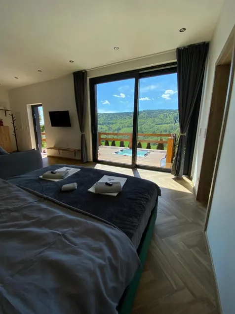 Accommodation under the castle with jacuzzi and sauna - Image 1