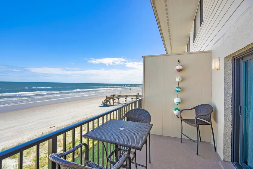 Gorgeous OCEANFRONT 2 bedroom condo in Summerhouse - Image 1