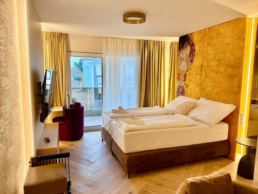 Luxury | Modern | Klimt - Image 1